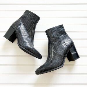 Blondo Size 9.5 Tania Snake Print Waterproof Bootie